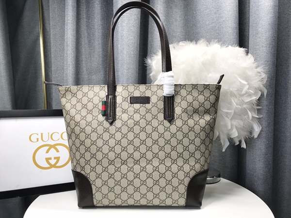 激安グッチバッグコピー背面デザイン